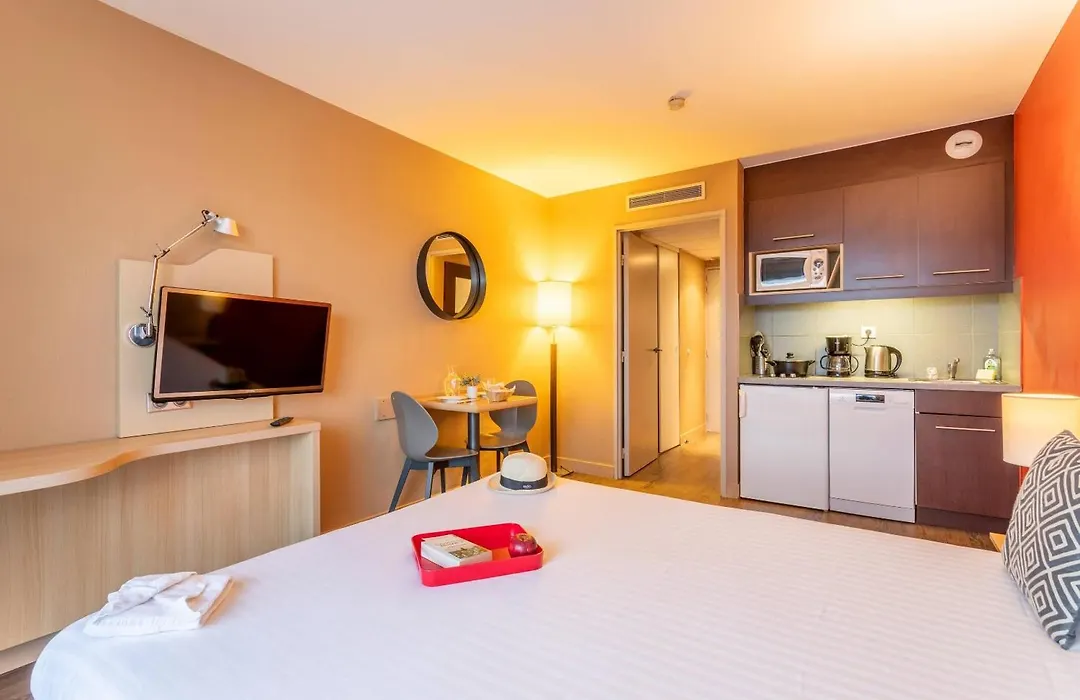 Comfort Aparthotel Zenitude Marseille Prado-1