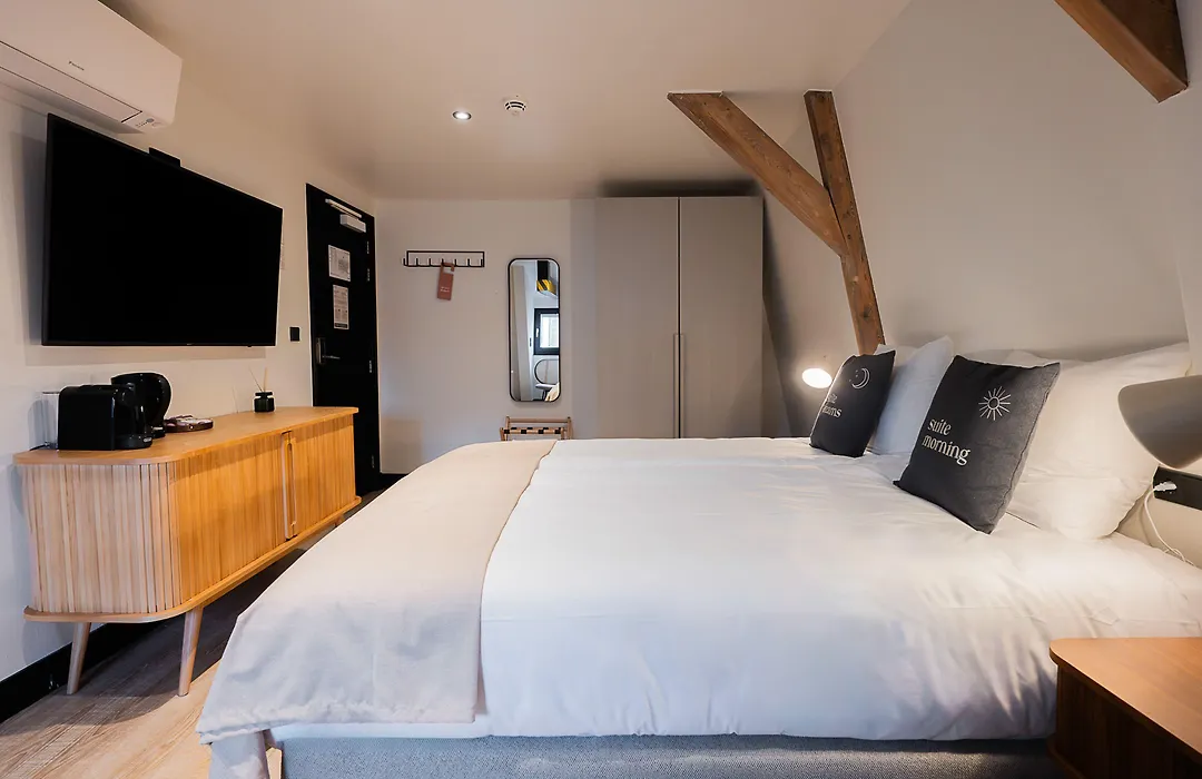 Limehome Amsterdam Leidsekruisstraat-1