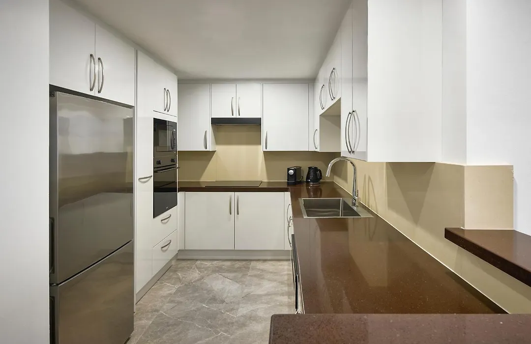 Meriton Suites World Tower, Sydney-1