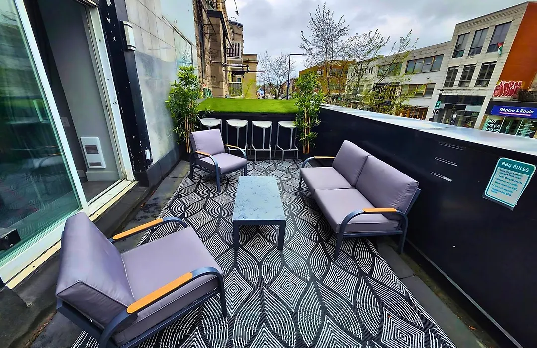 Liv Mtl Soho Spacious Rooftop Suites For Groups Near Downtown Montreal-1