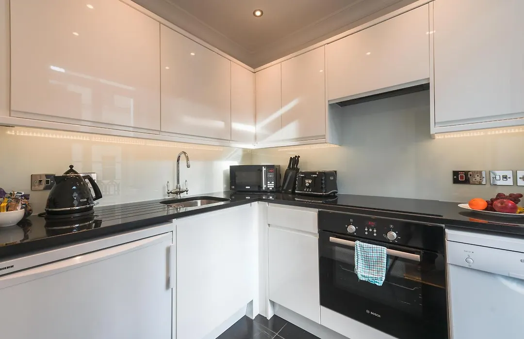 Curzon Street By Mansley-1