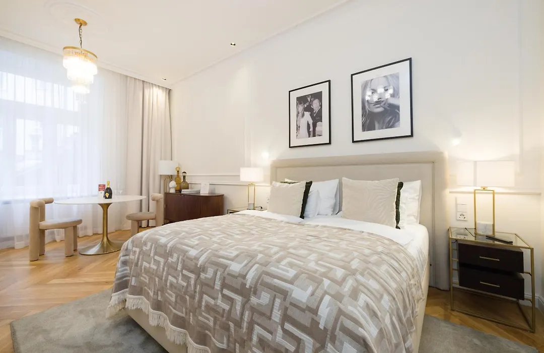 Rafael Kaiser - Signature Apartments City Centre-1