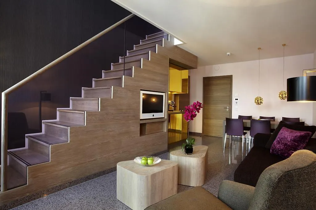 Abito Self-Check-In Suites-1