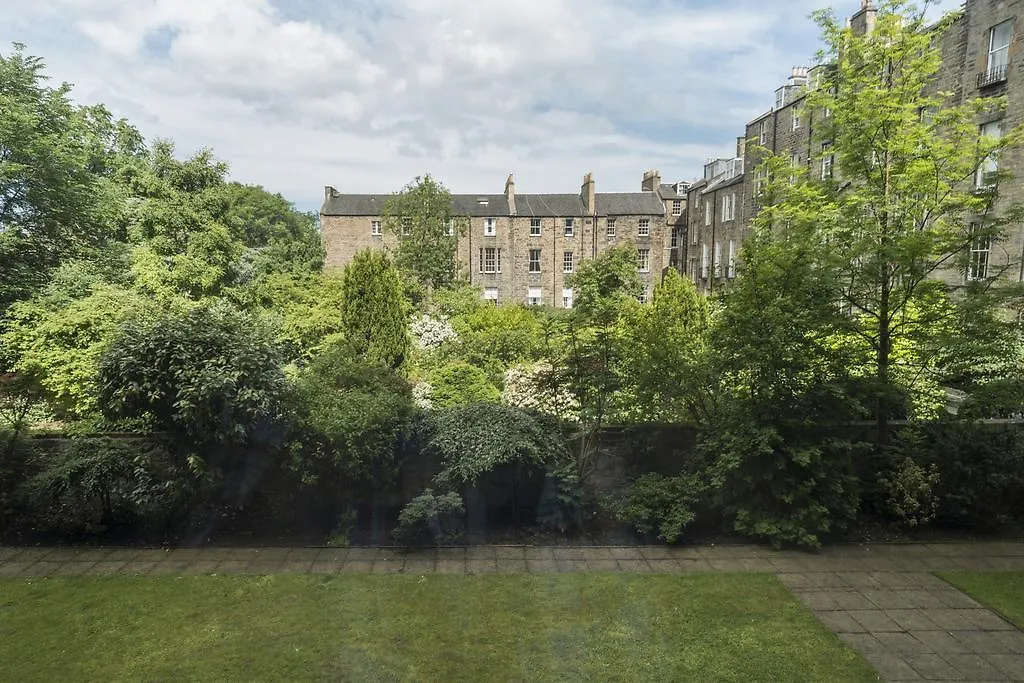 Fountain Court Apartments - Royal Garden-1