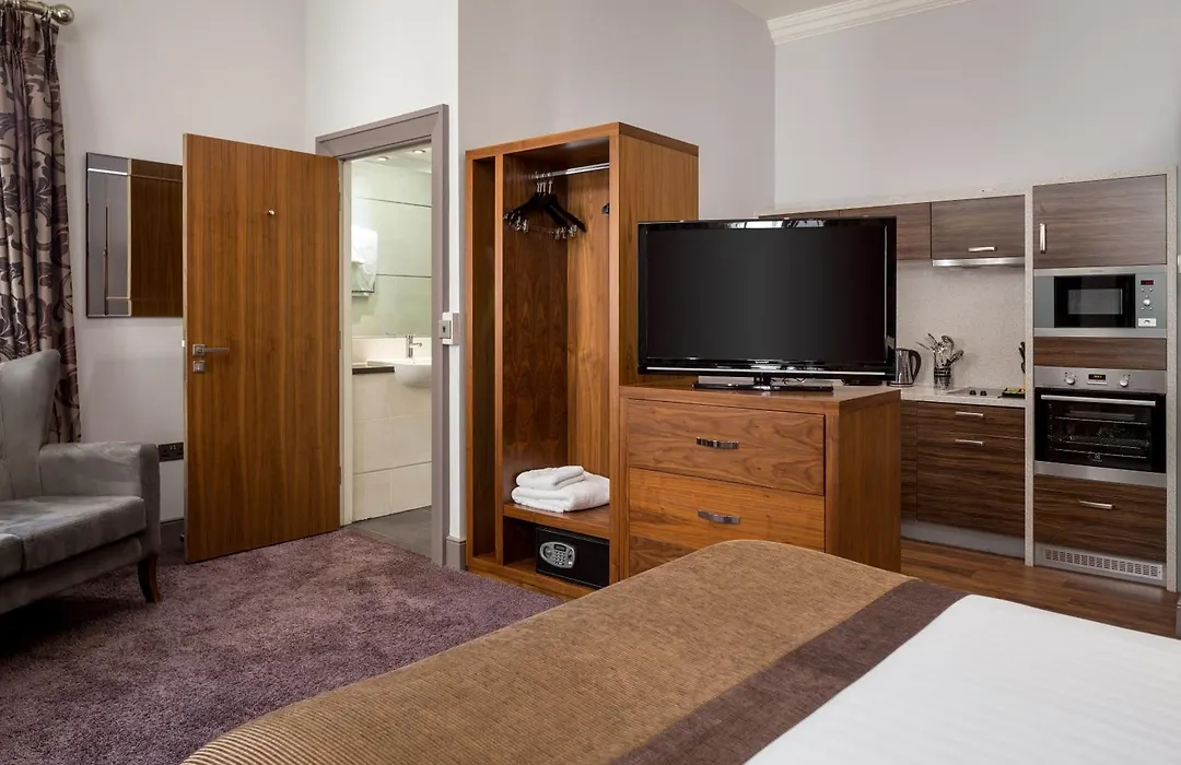 Roomzzz Newcastle City-1