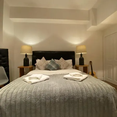 Queen Street Boutique Suites-2