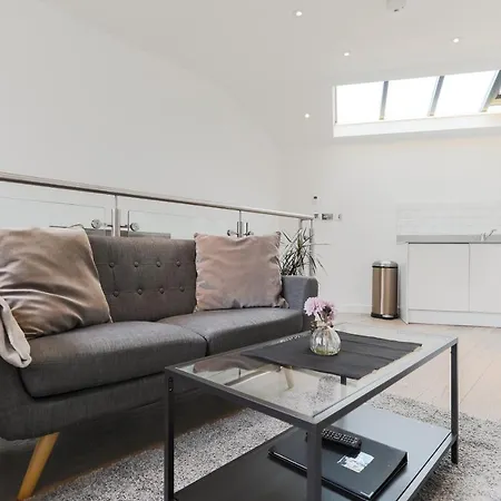 Trafalgar Square By Excel Apartments-3