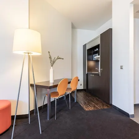 Select Hotel Berlin The Wall - Apartments-3