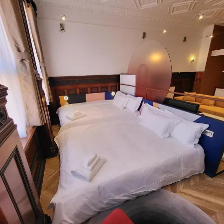 Trueman Court Luxury Serviced Apartments-2
