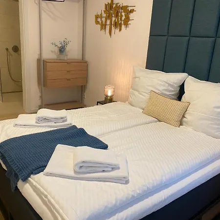 Pure Berlin Apartments - For Up To 5 Guests Near Uber Arena, Central, Stylish-3