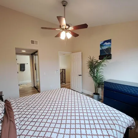 Venetian La Jolla 2 Bedroom Condo Luxury Furnished Near Beach And Utc Mall-2