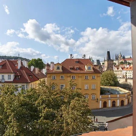 River View Residence By Charles Bridge-2