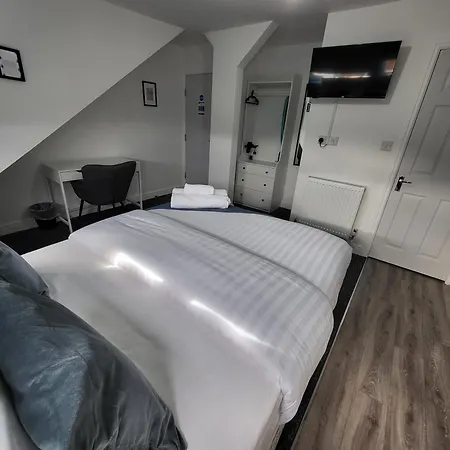 Nottingham Forest Rd, Short Stays-2