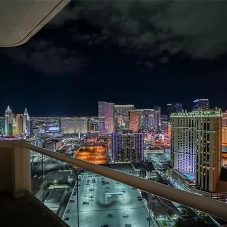 Premium Suite Mgm Signature High Flr Balcony Strip View-3