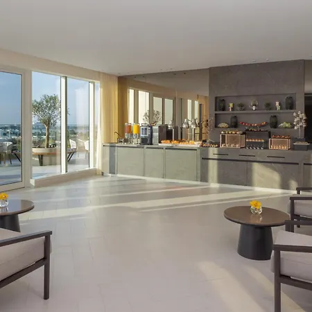 Avani Plus Palm View Dubai Hotel & Suites-2