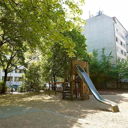 Apartmenthouse Berlin - Am Görlitzer Park-2