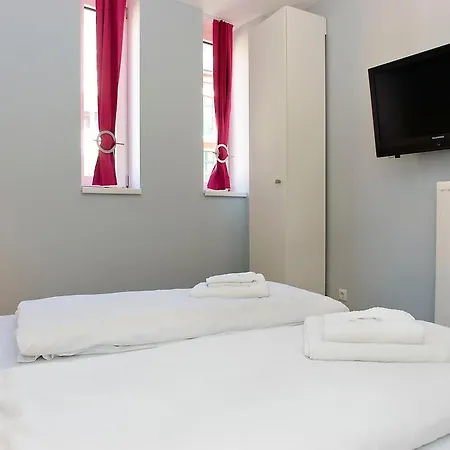 Apartmenthouse Berlin - Am Görlitzer Park-3