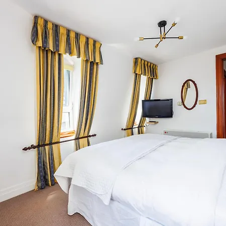 Carlton Court - Mayfair-3