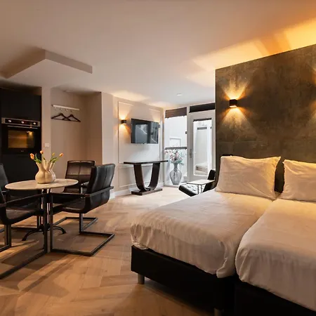 Midtown Hotel Royal Room-3