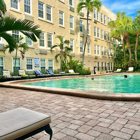 Renovated Studio In The Heart Of Palm Beach - Free Parking, Security Box-3