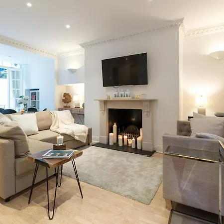 Spacious 1 Bed Sloane Square-2