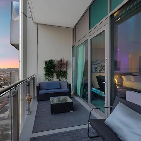 Luxury 4000 Sqft Penthouse At Palms Place 56 Floor-2
