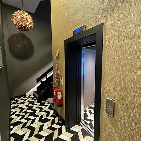 Grafton Street Boutique Aparthotel By City Break Apartments-3