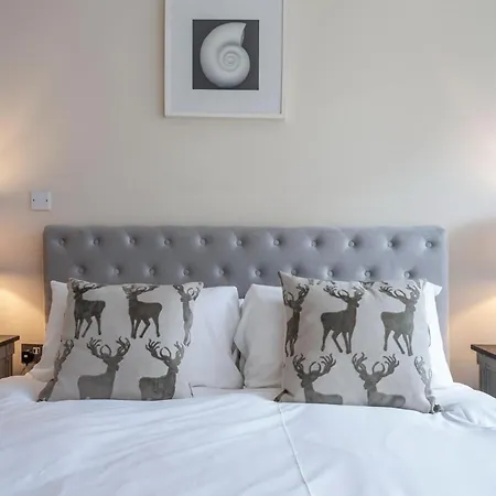 Battersea Power Station Apartment-3
