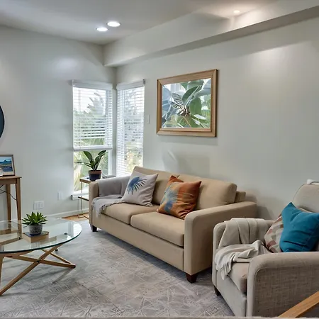 Hollywood Homes Free Parking Close To All Things La-3