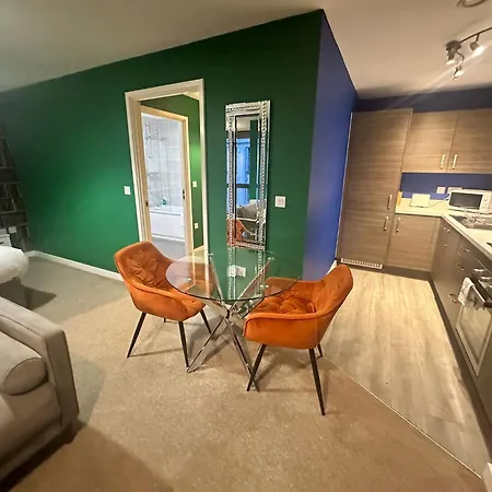 Beehosting Adelphi Wharf Apartments-2