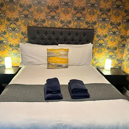 Beehosting Adelphi Wharf Apartments-2