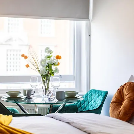 Kensington High Street Suites-3