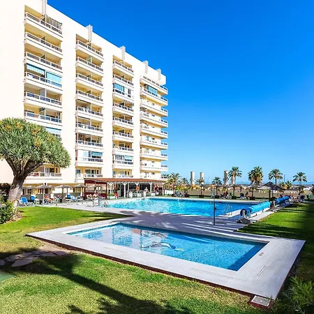 Hotel Apartamentos Pyr Fuengirola-3