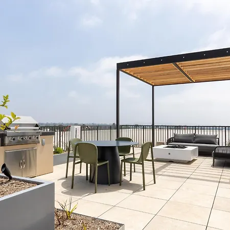 Westwood Penthouse 3 Bedroom 2 Bath W Gym, Balcony, Parking-3