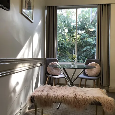 Beaumont Kew Apartments-2