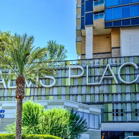 Luxury Suites At Palms Place-2