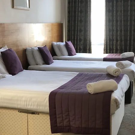 Cairn Hotel & Apartments-3
