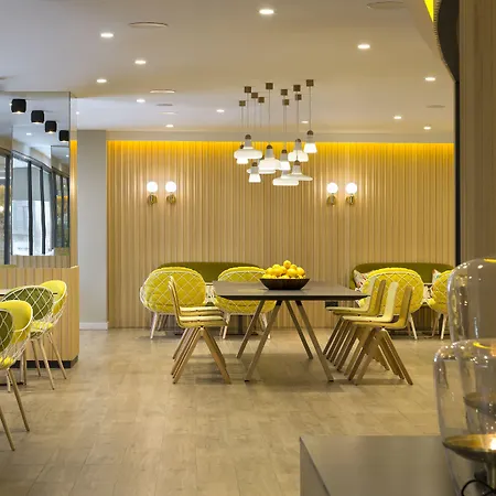 Citadines Ramblas Barcelona-3