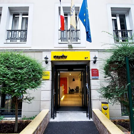 Staycity Aparthotels Paris Gare De L'Est-3