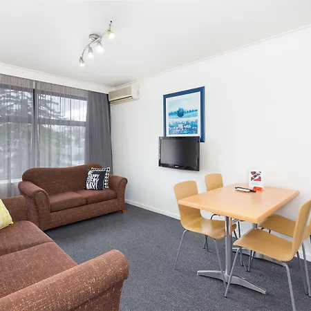 City Edge East Melbourne Apartment Hotel-3