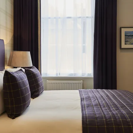 Braid Apartments By Mansley-3