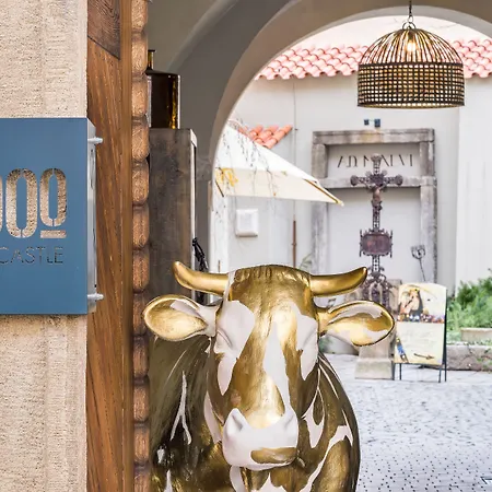 Mooo By The Castle-2