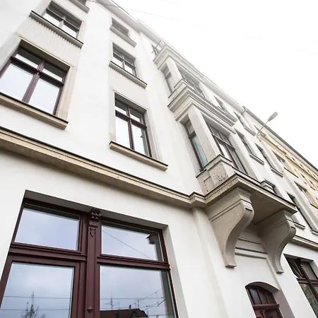 Luga Homes - Stadthaus-3