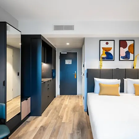 Staycity Aparthotels Frankfurt Airport-3