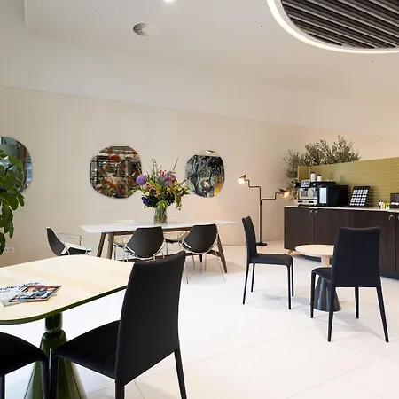 PREMIER SUITES Amsterdam-3