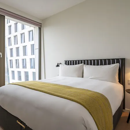 Premier Suites Amsterdam-3