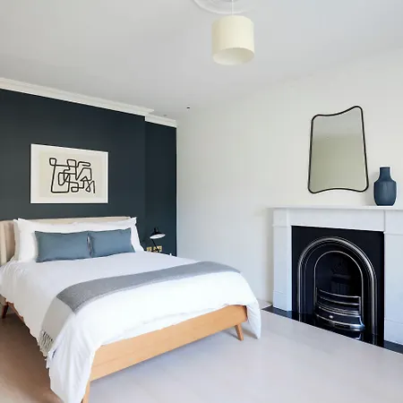 Sonder Kensington Town House-2