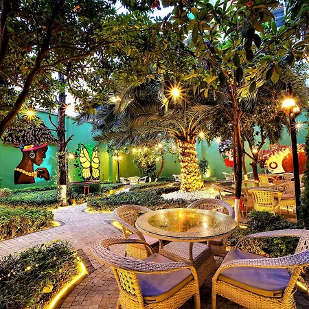 Walton Gardens Pera-3