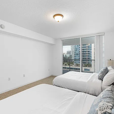 The Club At Brickell Bay Luxury Suites-3