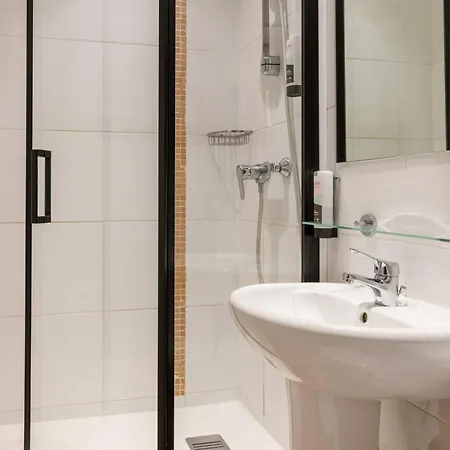 Appart Hotel Avalon Paris Center-3